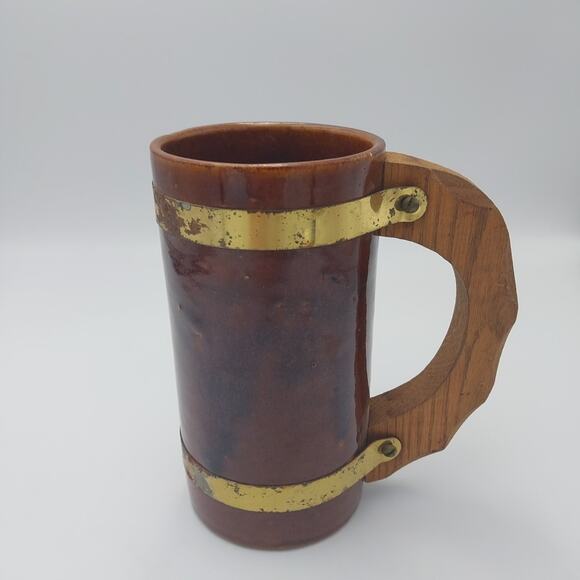 Vintage Brown Stoneware 20 Oz Mug with Wood Handle and Gold Ban - Picture 2 of 4